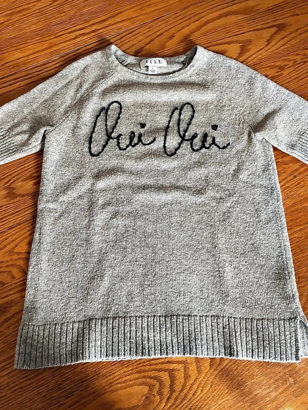 ELLE Script Knit Sweater in Gray Size Small Oui Oui Like New